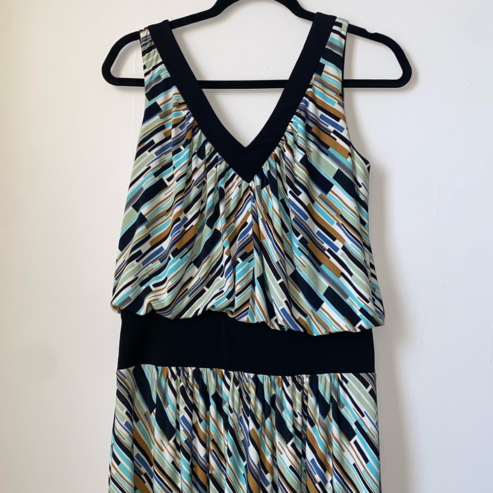 Maggy London women’s sleeveless dress, poly/spandex size 4